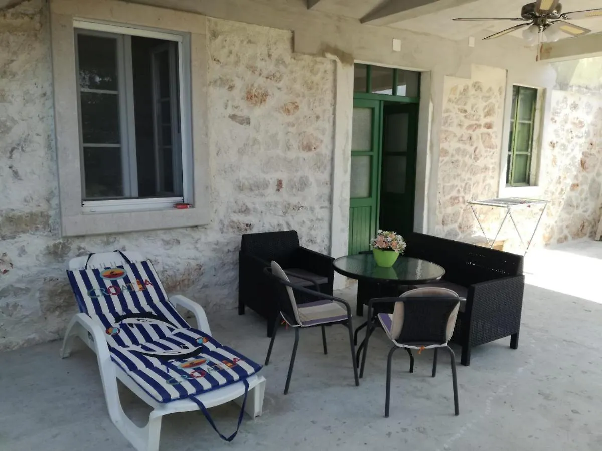 Kastelanic Apartman Brbinj Apartment
