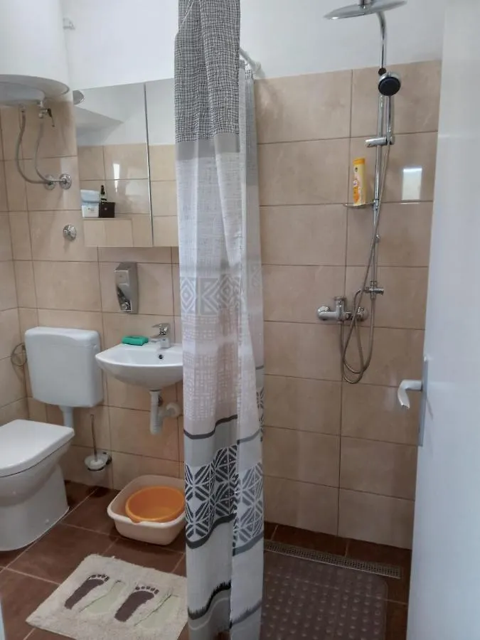 Kastelanic Apartman Brbinj Croatia